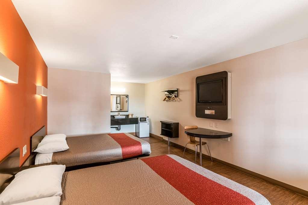 Motel 6 בל גארדנס חדר תמונה