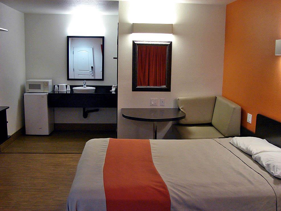 Motel 6 בל גארדנס חדר תמונה