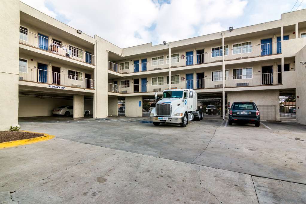 Motel 6 בל גארדנס מראה חיצוני תמונה
