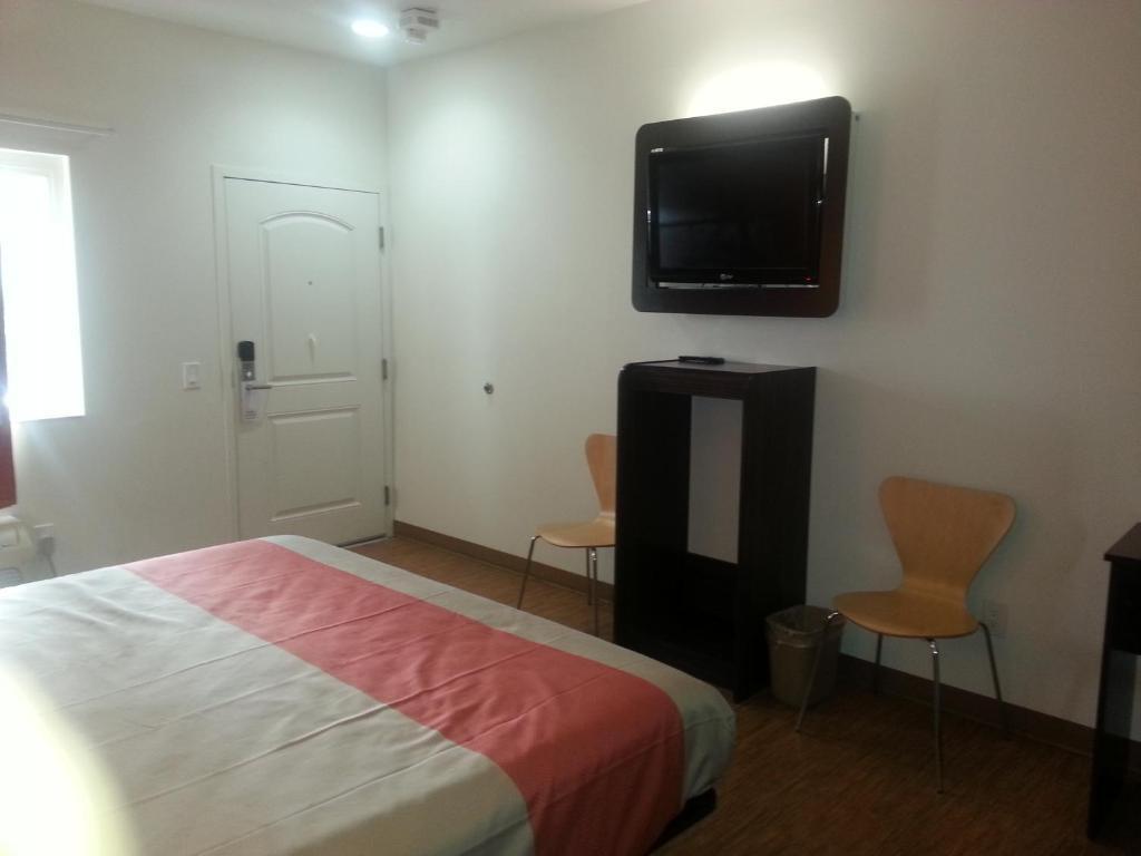 Motel 6 בל גארדנס חדר תמונה