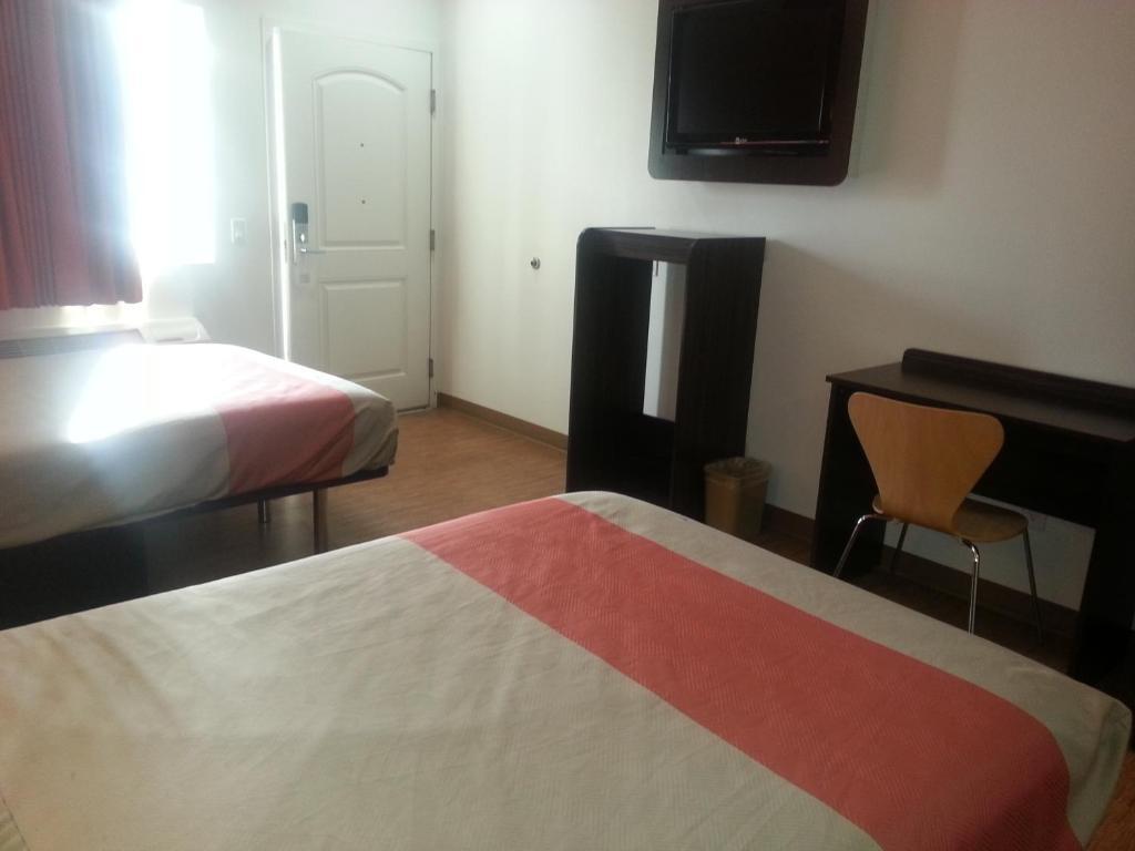 Motel 6 בל גארדנס חדר תמונה