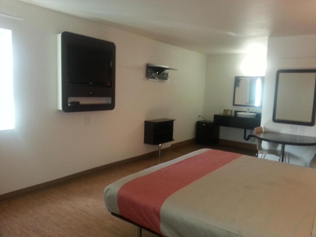 Motel 6 בל גארדנס חדר תמונה